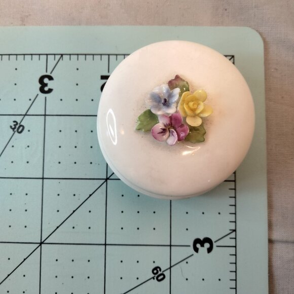 Coalport Mini Floral Trinket Box Bone China White Round England 3D - Picture 7 of 7
